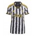 Camisa de Futebol Juventus Alex Sandro #12 Equipamento Principal Mulheres 2023-24 Manga Curta